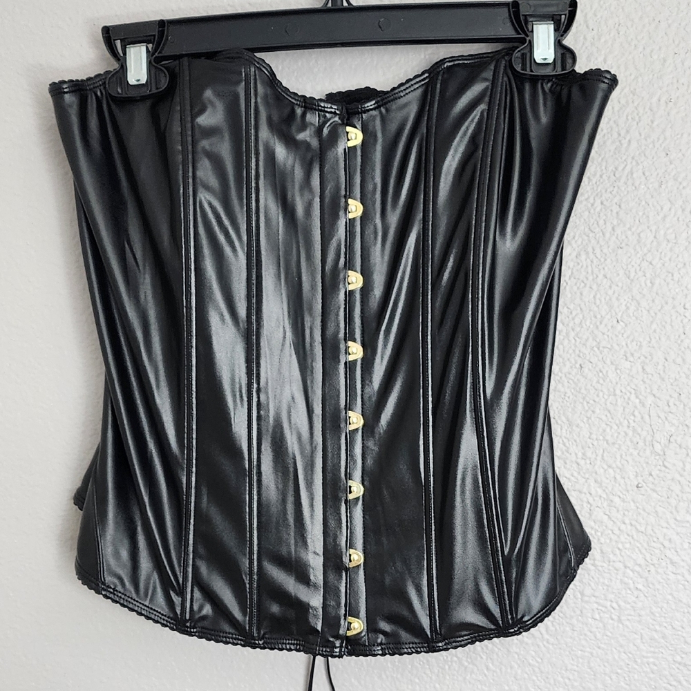 TORRID CURVE   PLEATHER STRAPLESS CORSET/ SIZE 2
